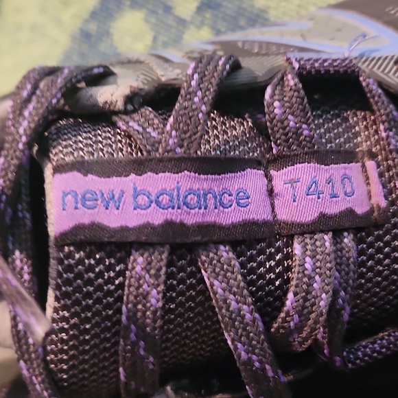 New Balance Women's Gray and Purple Running Shoes - Picture 3 of 6